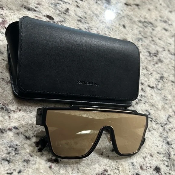 Dolce & Gabbana Black and Gold Oversized Sunglasses - Picture 6 of 9